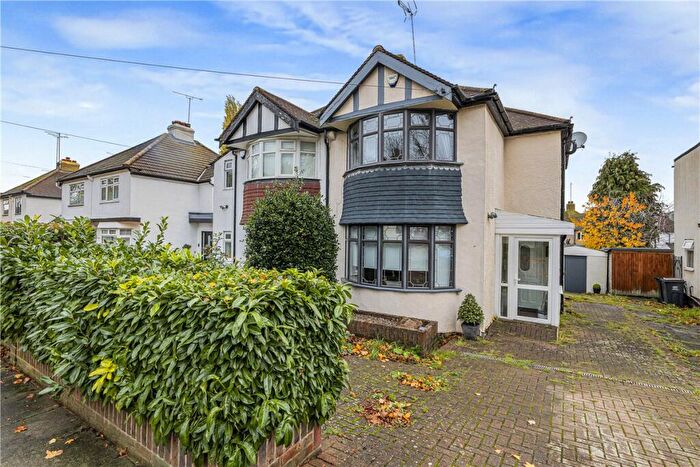 3 Bedroom Semi Detached House For Sale In Hood Avenue, Orpington, Kent, BR5