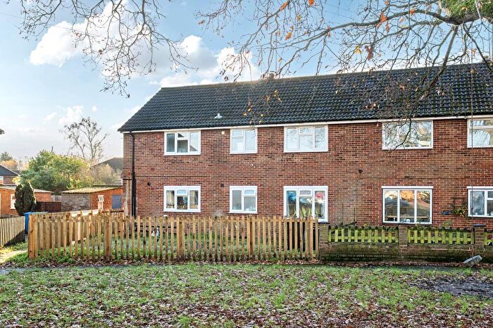 3 Bedroom Maisonette For Sale In Farnborough, Hampshire, GU14