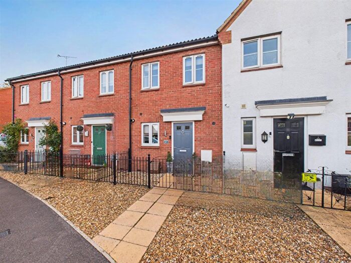 2 Bedroom Terraced House For Sale In Chappell Close, Aylesbury, Buckinghamshire, HP19
