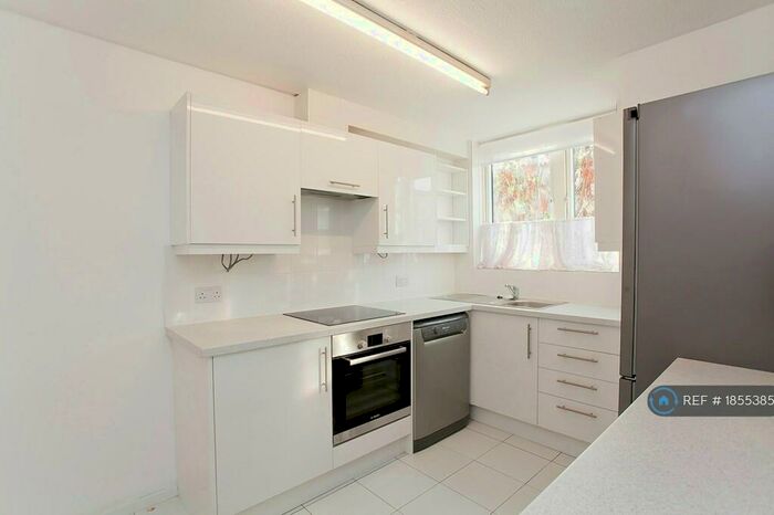 4 Bedroom Flat To Rent In Amina Way, London, SE16