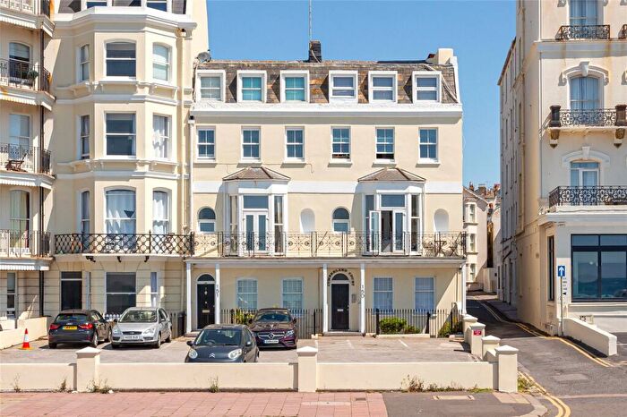 2 Bedroom Apartment For Sale In Kings Road, Brighton, East Sussex, BN1