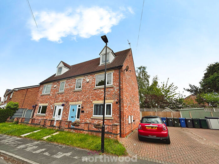3 Bedroom Semi Detached House For Sale In Hund Oak Drive, Hatfield, Doncaster, DN7