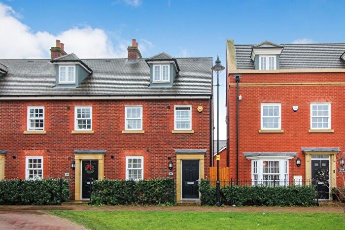 3 Bedroom Town House To Rent In Wilkinson Road, Kempston, MK42