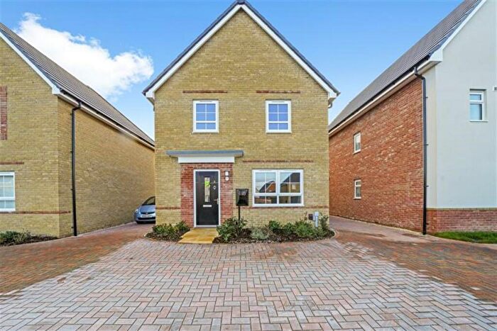 4 Bedroom Detached House To Rent In Bedroom Detached House In Seagrove Close, Hampton Beach, PE7