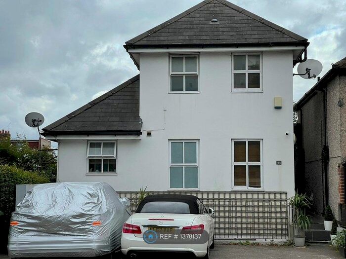 3 Bedroom Semi-Detached House To Rent In Worple Road, London, SW19