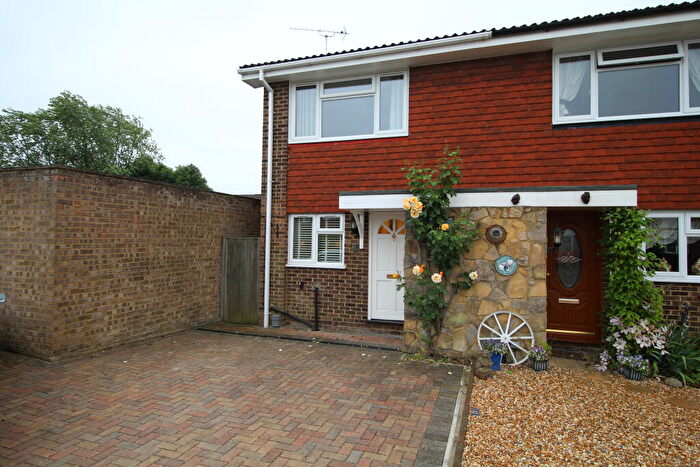 2 Bedroom End Of Terrace House To Rent In Colne Way, Ash, Aldershot, Surrey, GU12