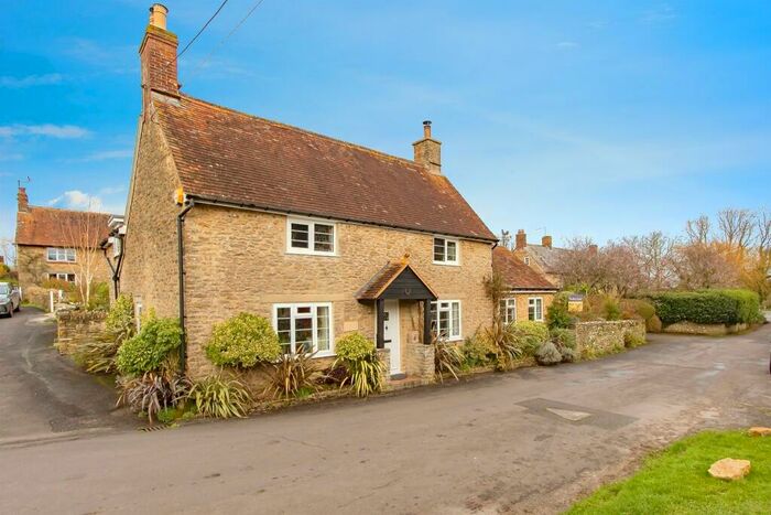 3 Bedroom Character Property For Sale In Cheriton Street, South Cheriton, Templecombe, BA8