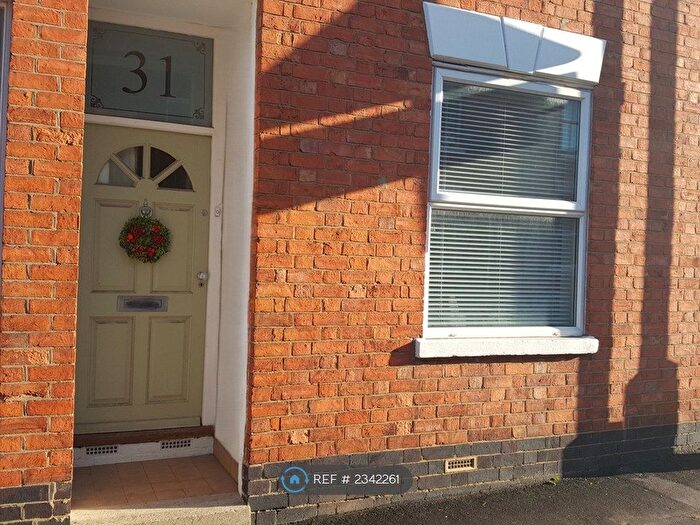 3 Bedroom Terraced House To Rent In Radcliffe St, Milton Keynes, MK12