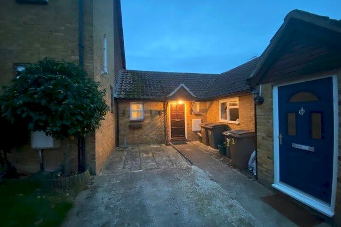 1 Bedroom Bungalow To Rent In Thornborough Avenue, Chelmsford CM3