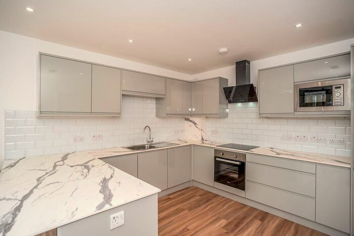 3 Bedroom Flat To Rent In Eastcombe Avenue, London, SE7