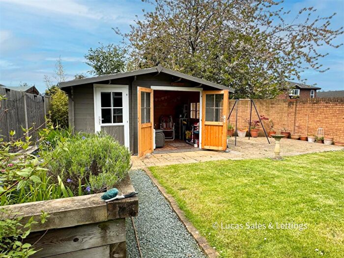3 Bedroom End Of Terrace House For Sale In Brambleside, Kettering, NN16
