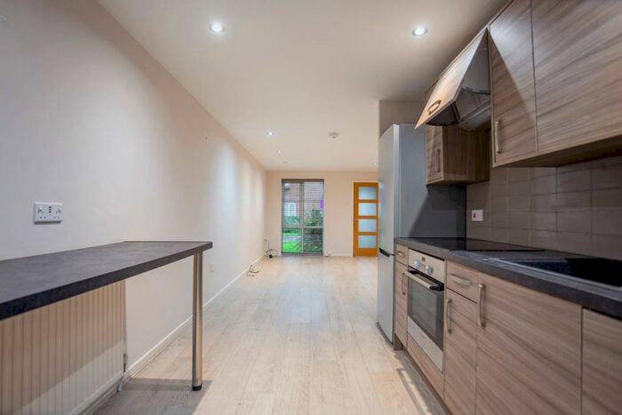 2 Bedroom Apartment To Rent In King James Way Henley-on-Thames, RG9