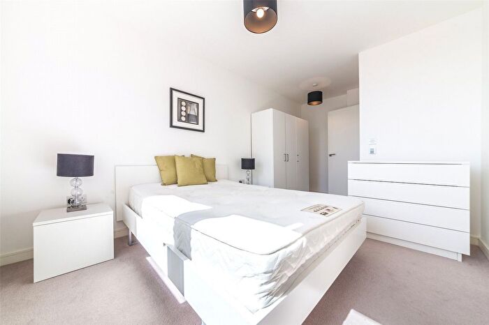 1 Bedroom Flat To Rent In Poldo House, Cable Walk, London, SE10