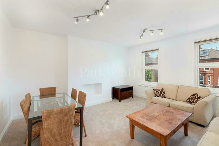 3 Bedroom Flat To Rent In Fordwych Road, London, NW2