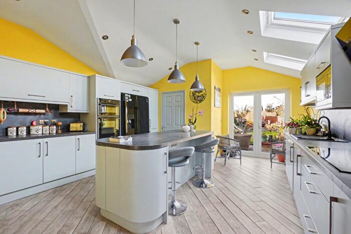 3 Bedroom Semi-Detached House For Sale In Grovehurst Road, Kemsley, Sittingbourne, Kent, ME10