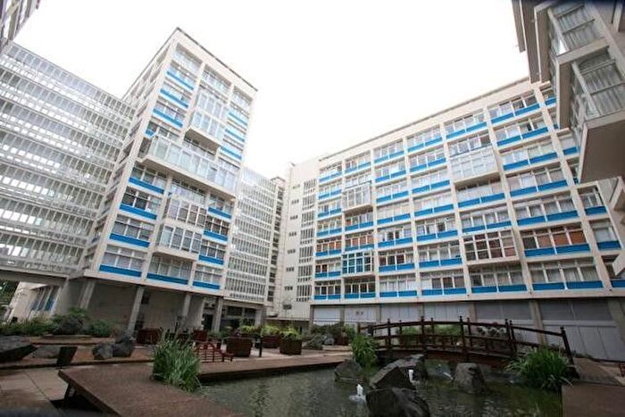 2 Bedroom Flat To Rent In Newington Causeway, Elephant And Castle, London, SE1