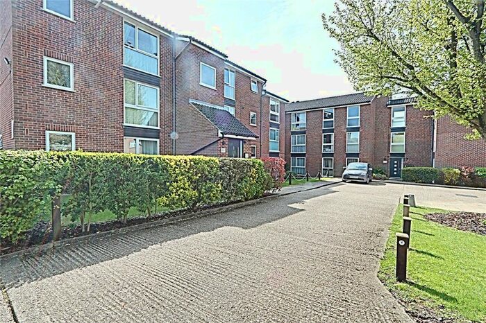 1 Bedroom Flat To Rent In Aylsham Drive, Ickenham, UB10