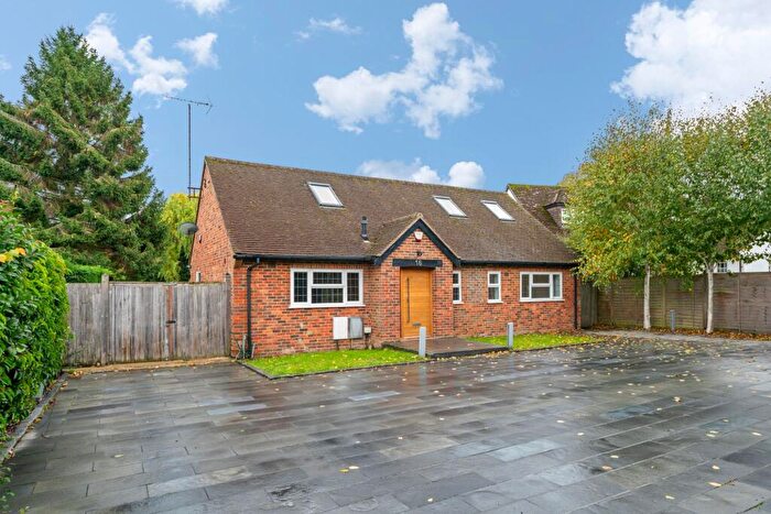 4 Bedroom Detached House To Rent In Bell Lane, Fetcham, KT22