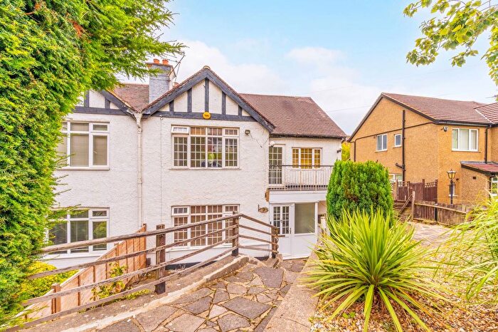 4 Bedroom Semi-Detached House To Rent In Kingsdown Avenue, South Croydon, CR2