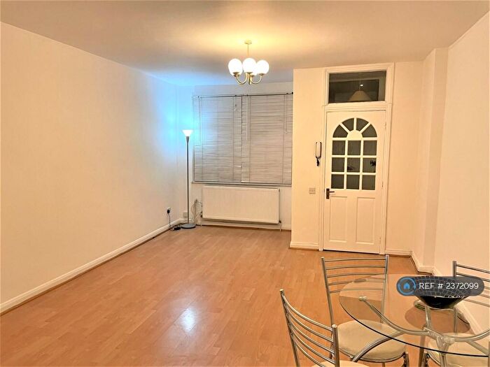 2 Bedroom Maisonette To Rent In Friary Road, London, SE15