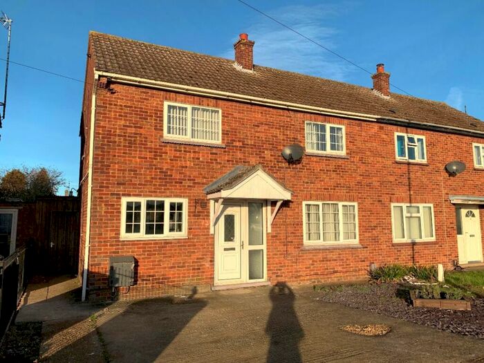 3 Bedroom Semi-Detached House To Rent In Tithe Road, Chatteris, PE16