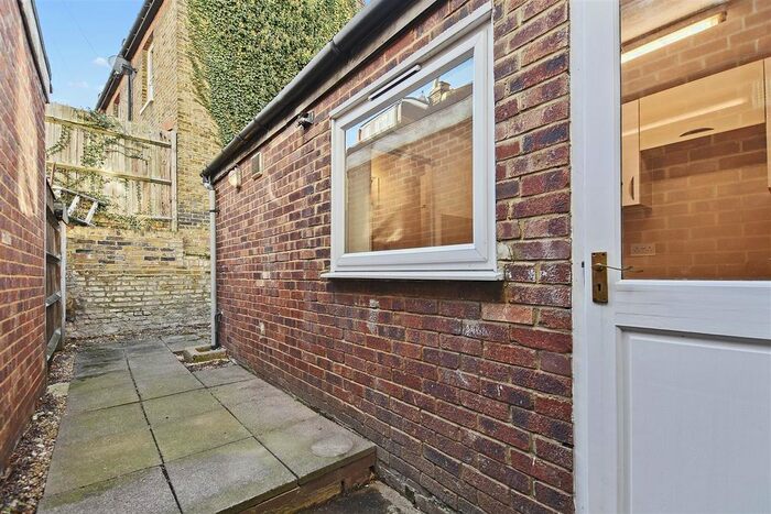 1 Bedroom Flat To Rent In Princes Road, London, W13