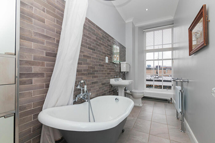 2 Bedroom Apartment To Rent In St Vincent Crescent, Finnieston, Glasgow, G3