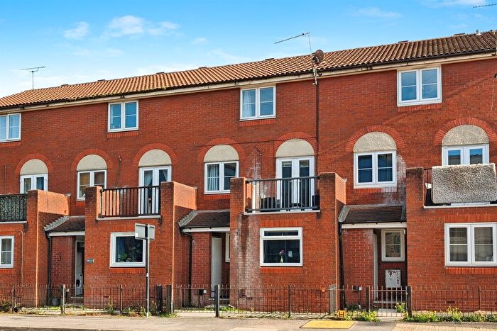 2 Bedroom Flat To Rent In Terminus Terrace, SO14