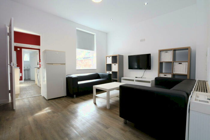 5 Bedroom Terraced House To Rent In Gulson Road, Coventry, West Midlands, CV1