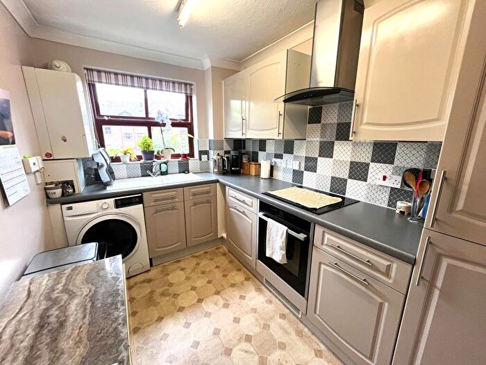 2 Bedroom Apartment To Rent In Old Mill Close, Exeter, EX2