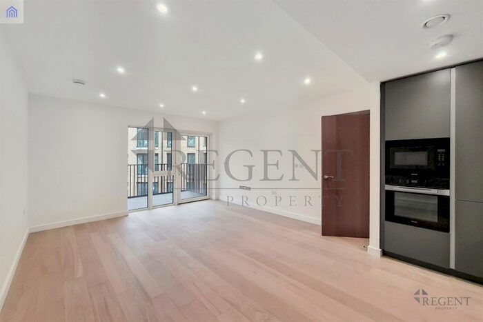 1 Bedroom Flat To Rent In Staniforth Court, Tierney Lane, W6