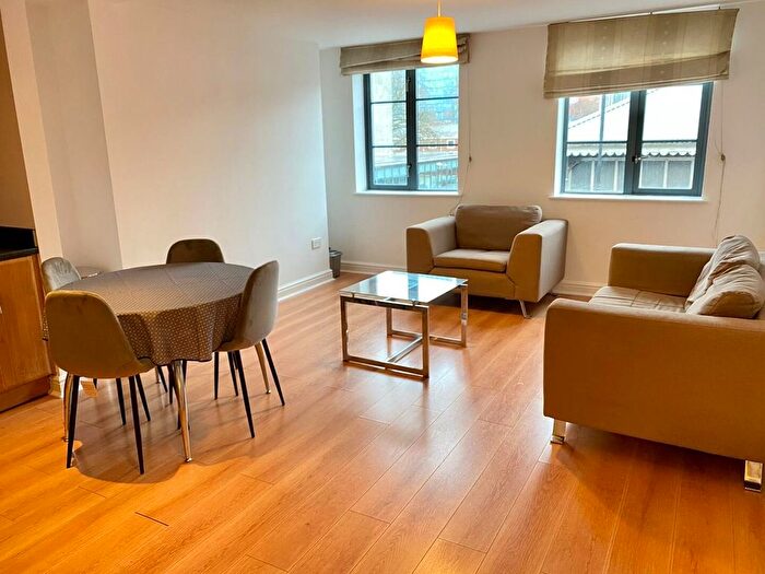 1 Bedroom Flat To Rent In Southern Street, Castlefield, Manchester, M3