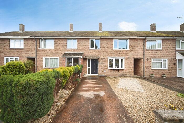 3 Bedroom Terraced House For Sale In Lyngford Road, Taunton, TA2