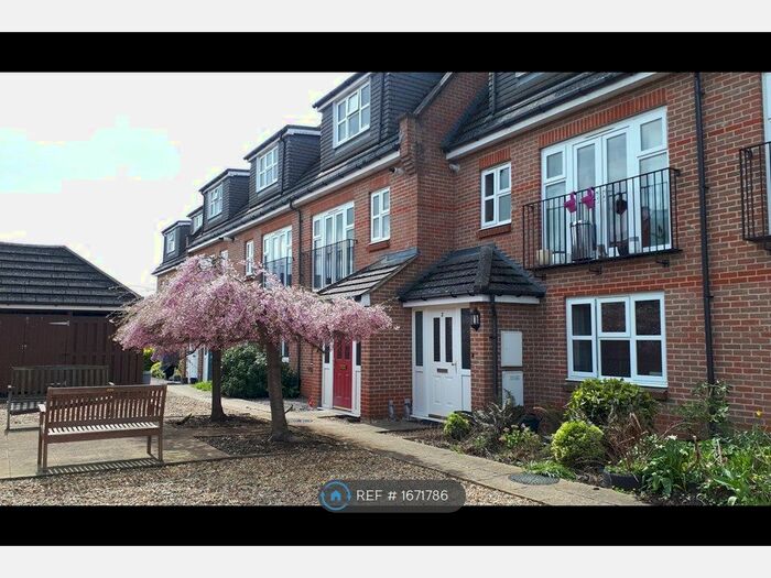 1 Bedroom Flat To Rent In Guildford Close, Emsworth, PO10