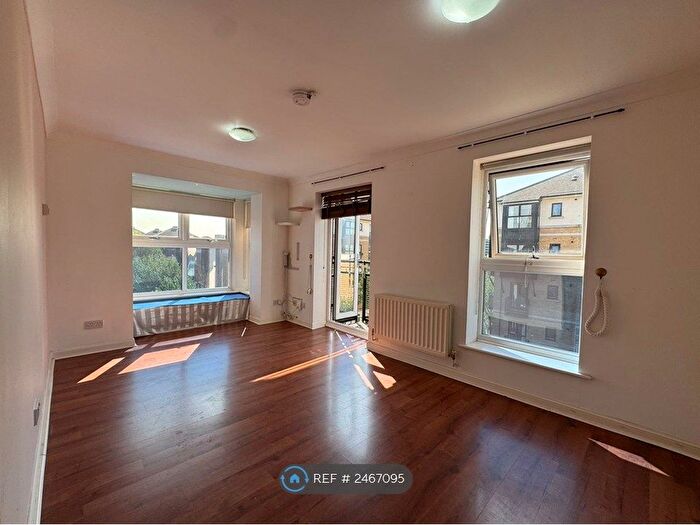 2 Bedroom Flat To Rent In Howard House, London, E16