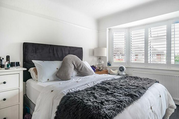 2 Bedroom Semi-Detached House For Sale In Glenhurst Rise, Crystal Palace, SE19