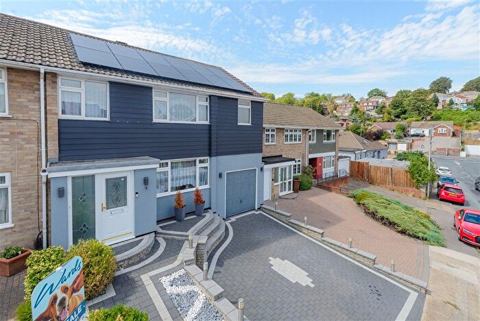 4 Bedroom Semi-Detached House For Sale In Kenwood Avenue, Walderslade, Chatham, Kent, ME5