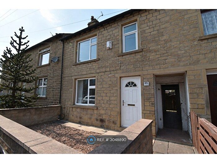 3 Bedroom Terraced House To Rent In Long Lane, Huddersfield, HD5