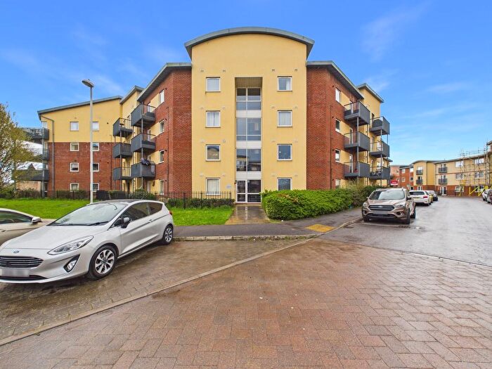 2 Bedroom Flat For Sale In Longhorn Avenue, Gloucester, Gloucestershire, GL1