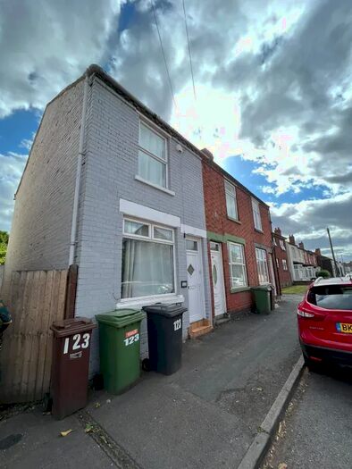 3 Bedroom Semi-Detached House To Rent In Newhampton Road West, Wolverhampton, WV6
