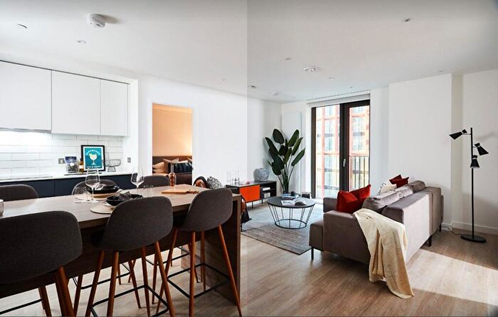 3 Bedroom Apartment For Sale In Oxford Road, Manchester, M1