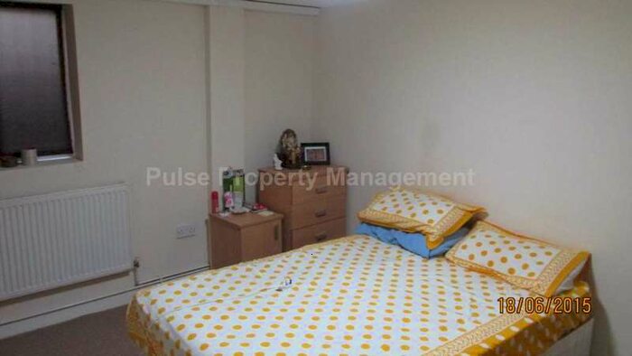 1 Bedroom Apartment To Rent In 106a, Barton Road, Stretford - Working Professionals Only, M32