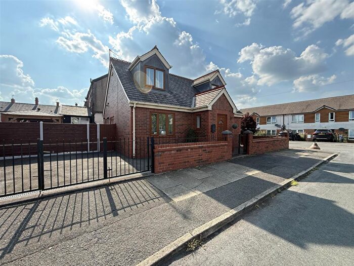 3 Bedroom Detached House For Sale In Elgin Street, Ashton-Under-Lyne, OL7