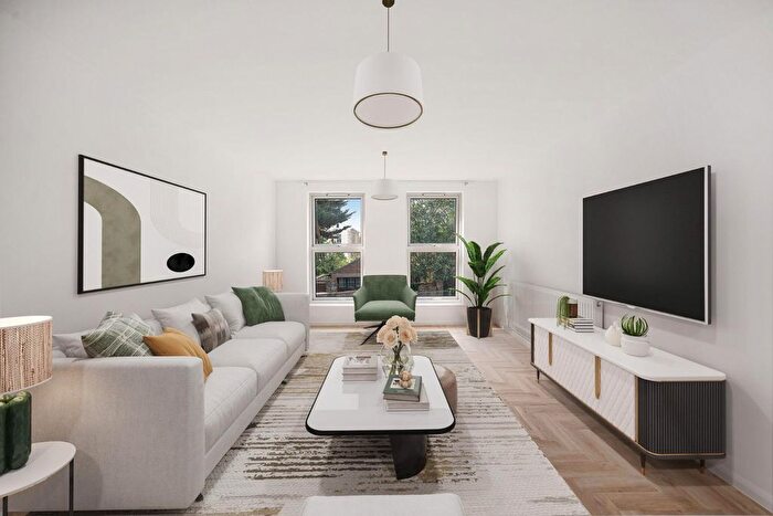 2 Bedroom Flat For Sale In Archfield Road, Cotham, Bristol, BS6