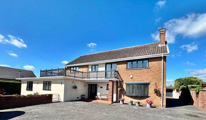 5 Bedroom Detached House For Sale In Bately Avenue, Gorleston, NR31