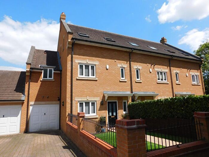 4 Bedroom Town House To Rent In Woolston Close, Northampton, NN3