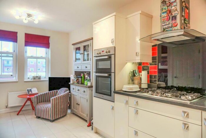 4 Bedroom Terraced House To Rent In Castle Boulevard, Nottingham, NG7