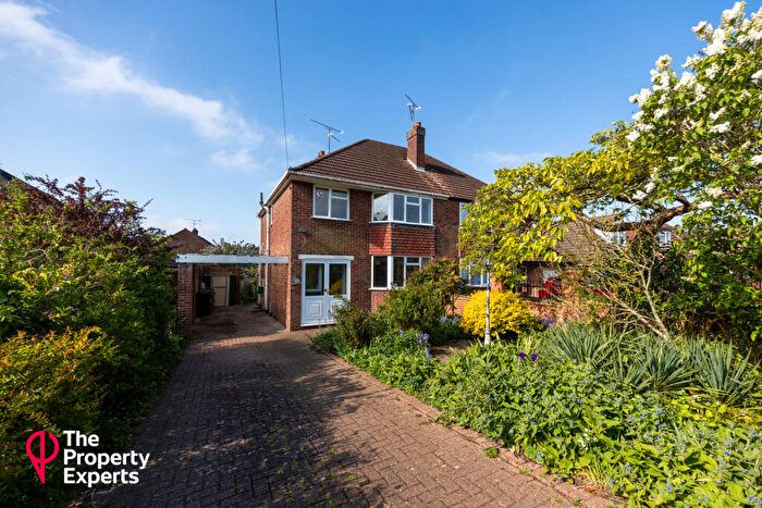 3 Bedroom Semi-Detached House For Sale In Colemans Moor Lane, Reading, RG5