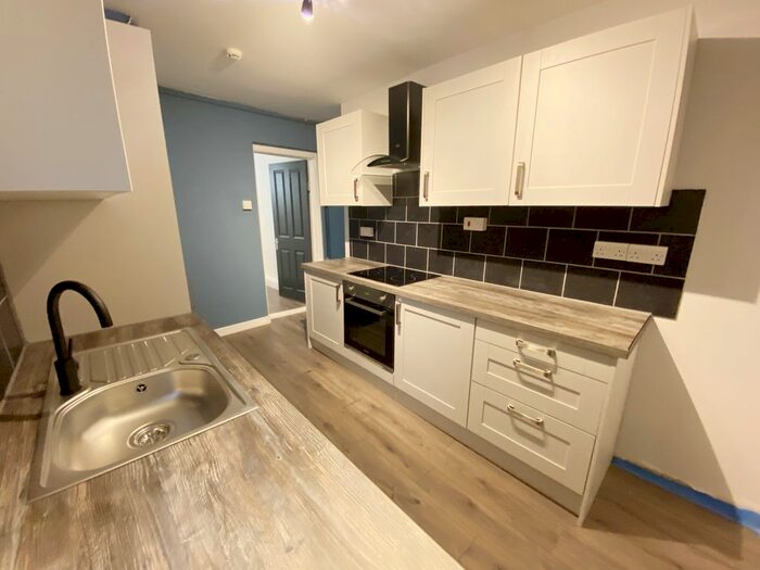 1 Bedroom Flat To Rent In Carlton Terrace, City Centre, Swansea, SA1