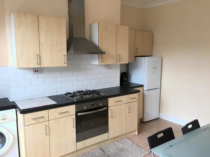 1 Bedroom Flat To Rent In Streatham High Road, Streatham, SW16
